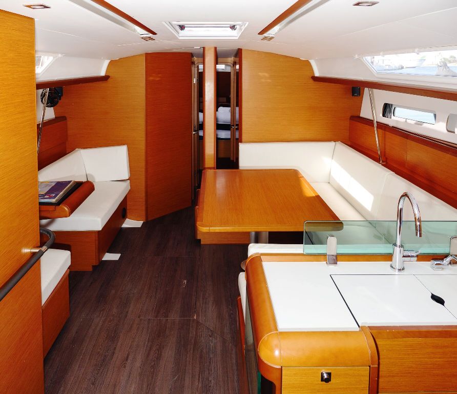SUN ODYSSEY 449 slika 2
