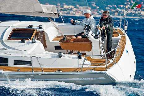 BAVARIA CRUISER 33