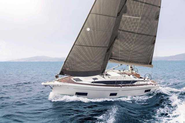 BAVARIA C38