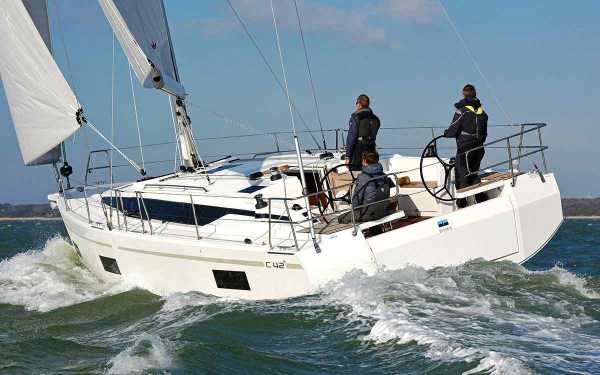 BAVARIA C42