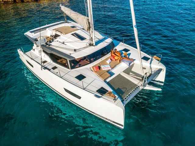 FOUNTAINE PAJOT 42