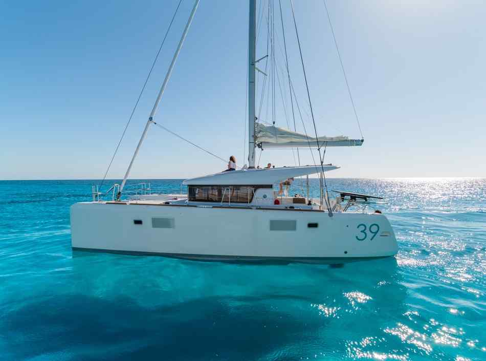 LAGOON 39
