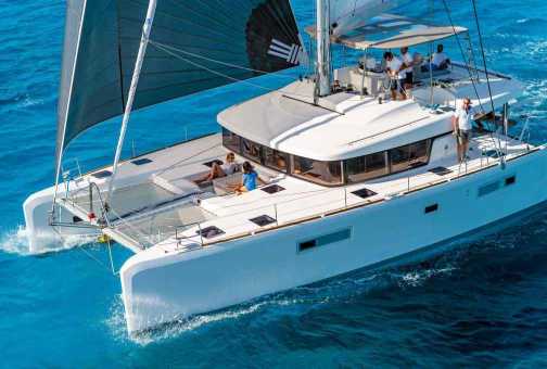 LAGOON 52