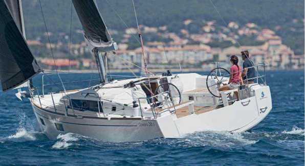 OCEANIS 38